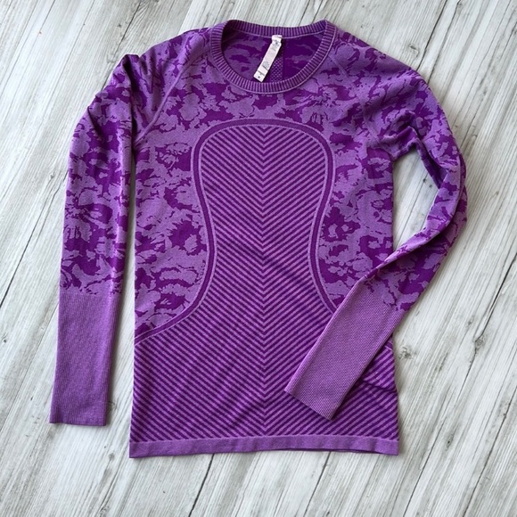 Lululemon long sleeve - Picture 1 of 2